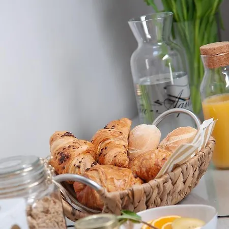 Bed & Breakfast Maison Blanche 4*